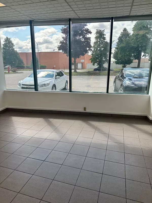 Vaughan, ON L4K 3S6,142 Edilcan DR #B