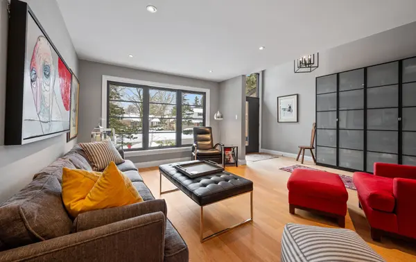 Aurora, ON L4G 2G8,12 Glenview DR