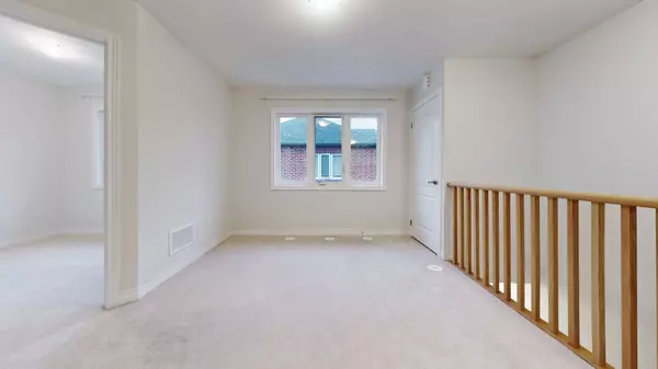 Markham, ON L6B 1N9,4 Waterleaf RD #Coach