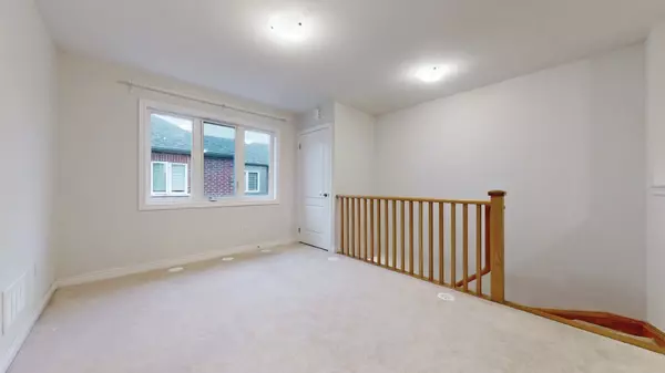 Markham, ON L6B 1N9,4 Waterleaf RD #Coach