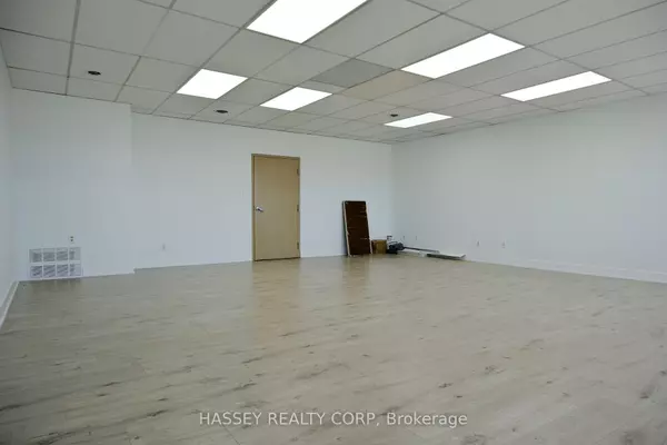 Barrie, ON L4N 4K8,110 Little AVE #C