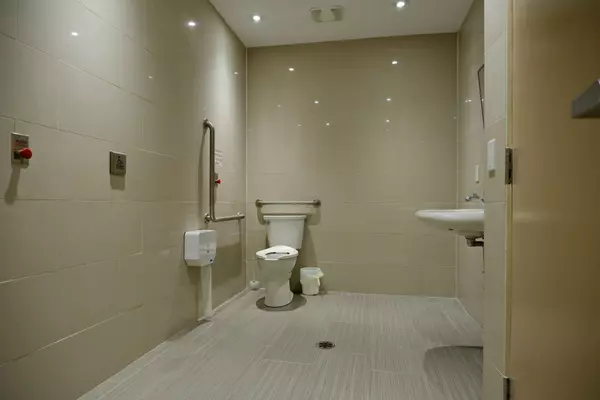 Barrie, ON L4N 4K8,110 Little AVE #C