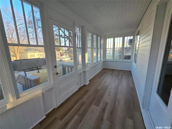 Swift Current, SK S9H 2E4,430 2nd AVENUE NE