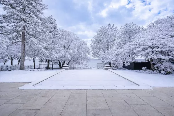 Oakville, ON L6J 6A3,2250 Chancery LN W