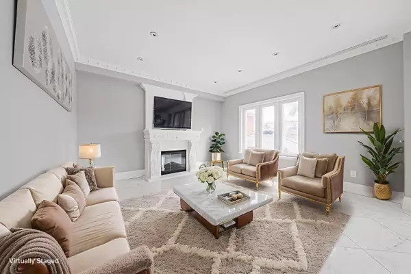 Toronto W04, ON M6B 2G4,589 Glen Park AVE