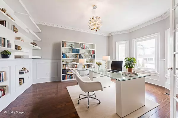 Toronto W04, ON M6B 2G4,589 Glen Park AVE