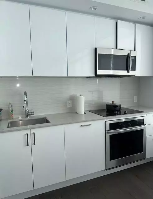 Toronto, ON M6S 1A1,1926 Lakeshore BLVD W #3802