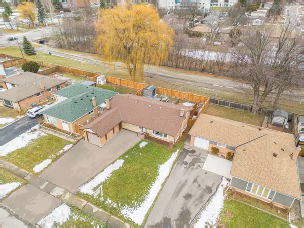 Brampton, ON L6T 2R1,11 Addington CRES