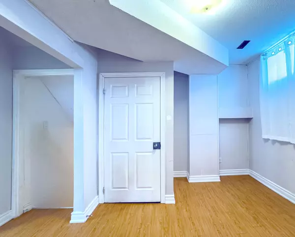 Mississauga, ON L5A 2A7,3240 Trisha Downs #Lower