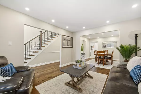 Burlington, ON L7M 4G3,2072 Headon RD