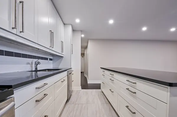 Mississauga, ON L5E 3E2,1535 Lakeshore RD E #1203