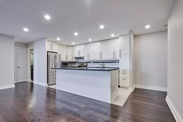 Mississauga, ON L5E 3E2,1535 Lakeshore RD E #1203