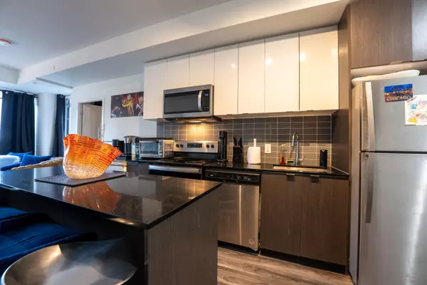 Toronto W07, ON M8Z 1N8,859 The Queensway N/A #715