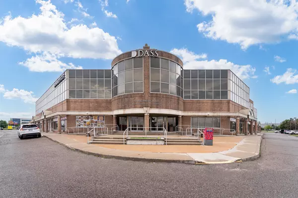 6660 Kennedy RD #8, Mississauga, ON L5T 2M9