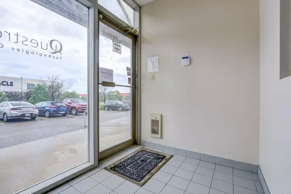 Mississauga, ON L5T 2M9,6660 Kennedy RD #18-19