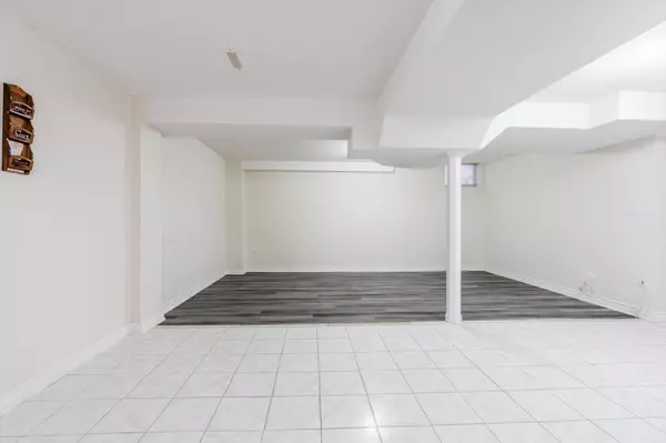 Mississauga, ON L5V 2X5,807 Father D'Souza DR