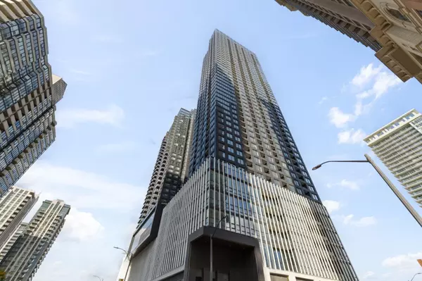 395 Square One DR #4206, Mississauga, ON L5B 0P6