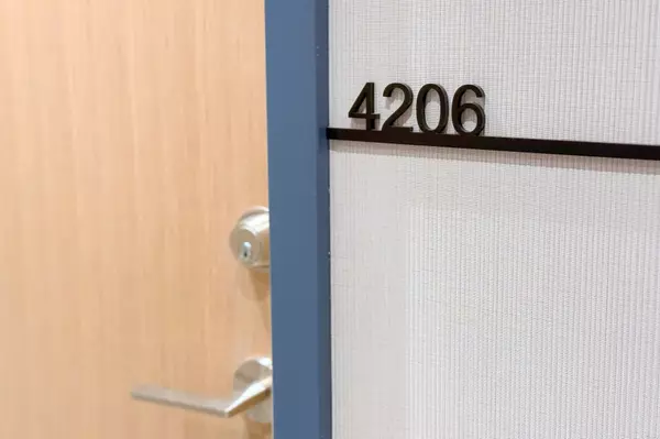 Mississauga, ON L5B 0P6,395 Square One DR #4206