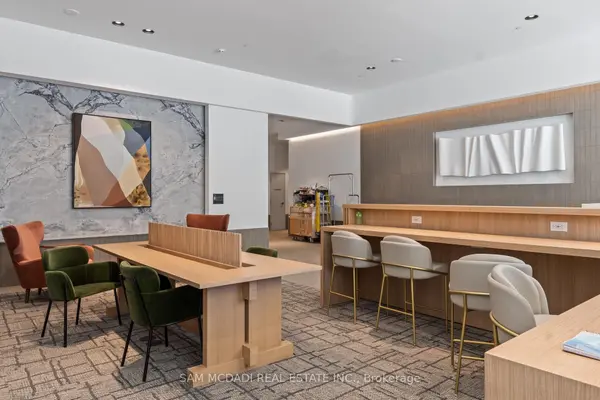 Mississauga, ON L5B 0P6,395 Square One DR #4106