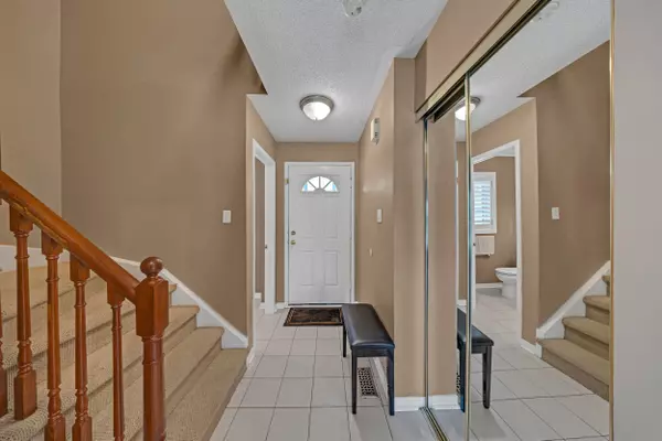 Mississauga, ON L5M 5N7,5305 Glen Erin DR #40B