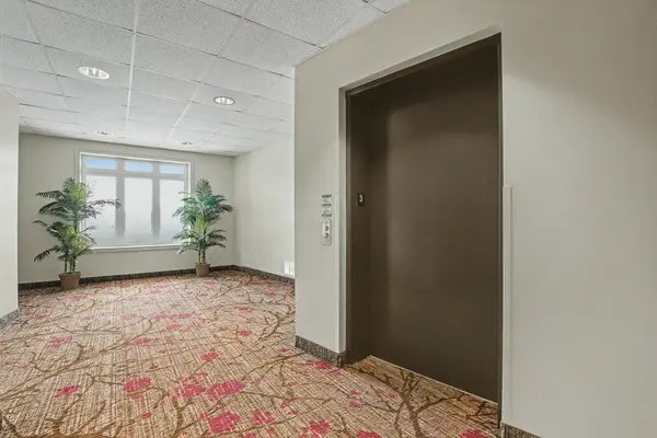 Milton, ON L9T 6A1,443 Centennial Forest DR #313