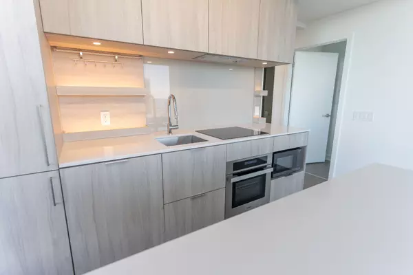 Mississauga, ON L5G 0E1,28 Ann ST #1008