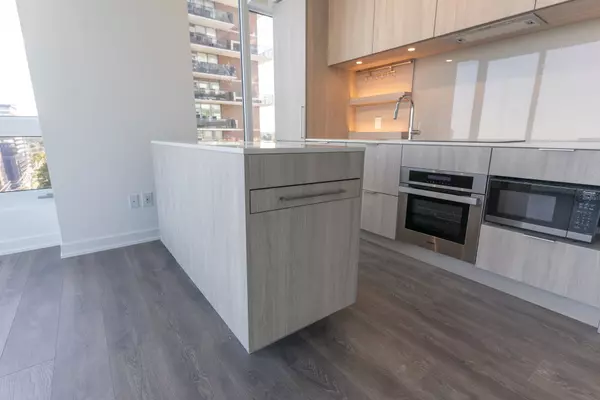 Mississauga, ON L5G 0E1,28 Ann ST #1008