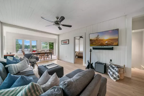 Muskoka Lakes, ON P1L 0M8,1106 Beaumaris RD