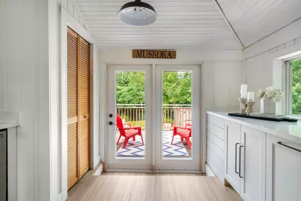 Muskoka Lakes, ON P1L 0M8,1106 Beaumaris RD