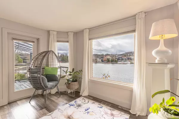 Huntsville, ON P1H 1H2,27 John ST