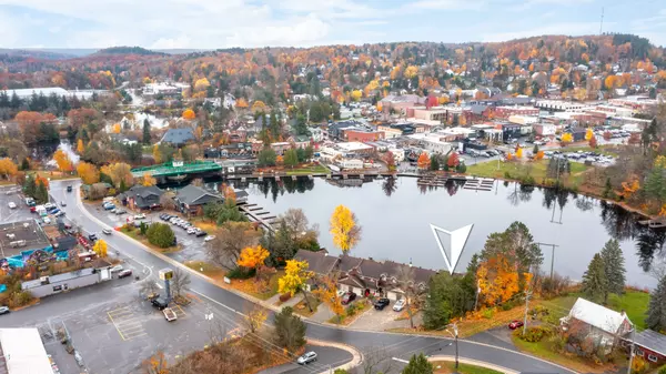 Huntsville, ON P1H 1H2,27 John ST