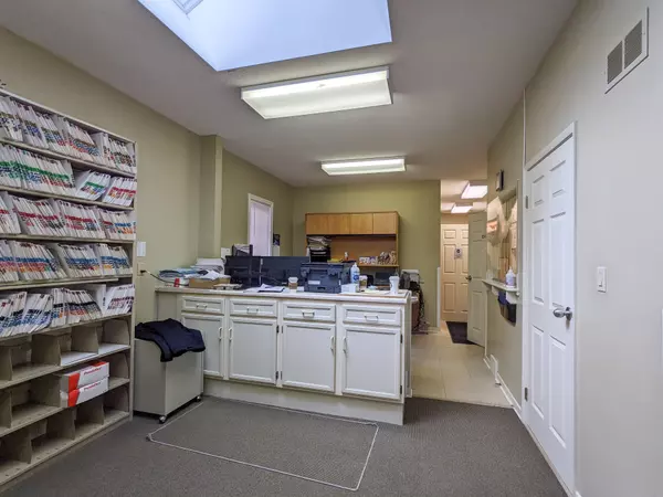 Sarnia, ON N7T 4V8,140 Cameron ST