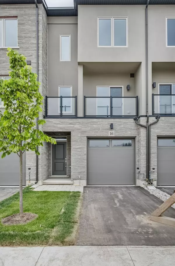 16 CLEAR VALLEY LN, Hamilton, ON L0R 1W0