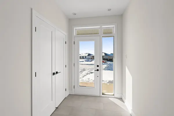 Brockville, ON K6V 7N1,1112 Moore ST #2