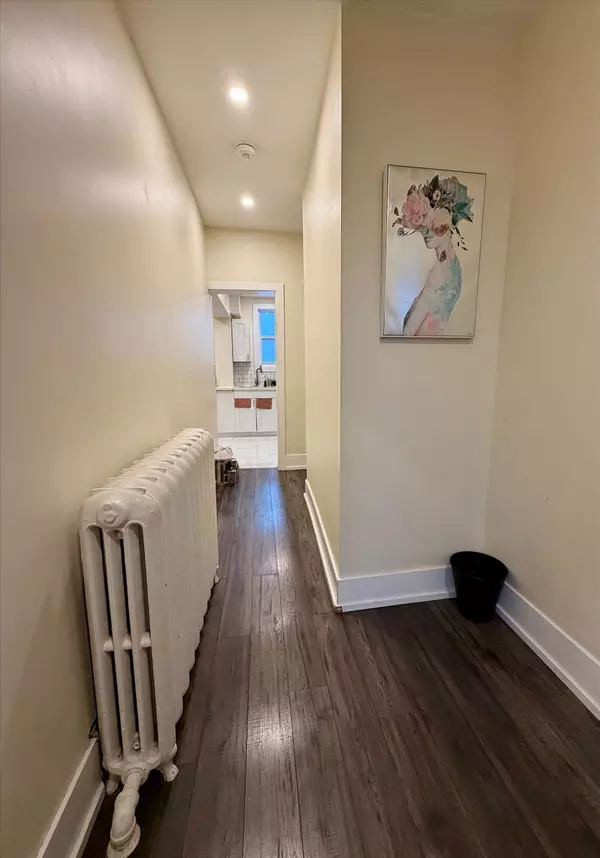 Hamilton, ON L8P 2R8,395 Aberdeen AVE