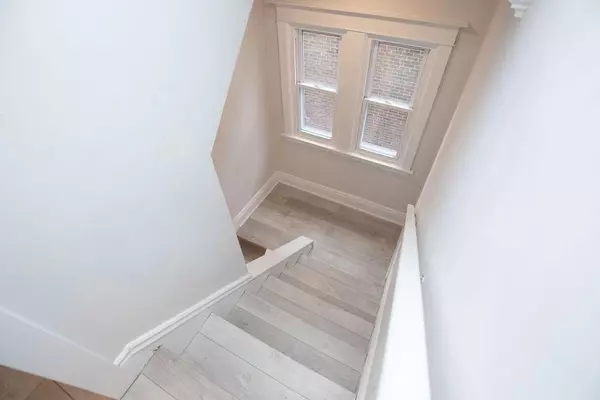 Hamilton, ON L8M 2Z1,22 Prospect ST S #2