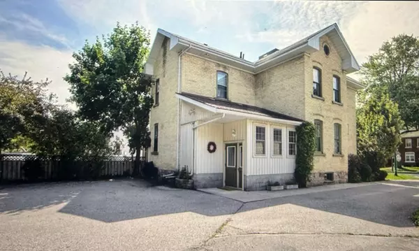 Stratford, ON N5A 3H5,258 Ontario ST