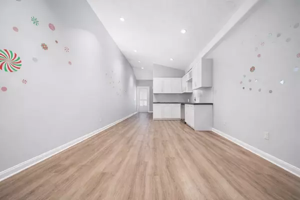 Hamilton, ON L8L 6T9,106 Lottridge ST