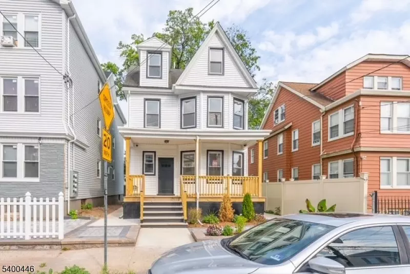 32 Palm St, Newark City, NJ 07106