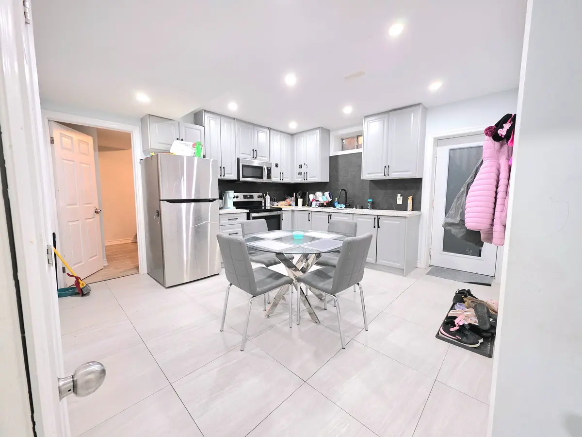 Ajax, ON L1T 4Z2,14 Schoolbridge ST #Basement