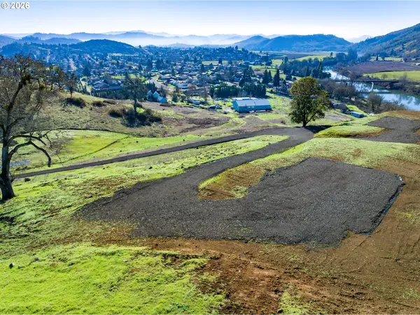 01 Palmdale AVE, Roseburg, OR 97471