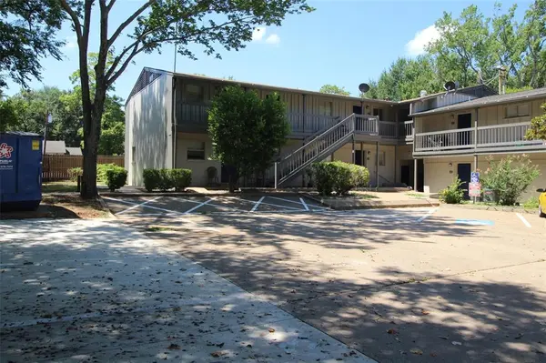 Athens, TX 75751,207 W College Street #206