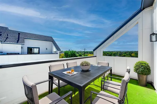 Dallas, TX 75203,512 N Lancaster Avenue #Bldg 2