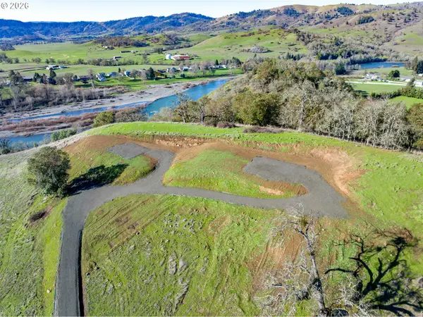 02 Palmdale AVE, Roseburg, OR 97471