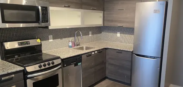 Toronto C01, ON M6J 0C7,36 LISGAR ST #2107E