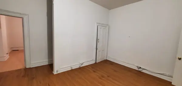 Toronto C01, ON M5T 2G5,384 Spadina AVE #3rd Floor