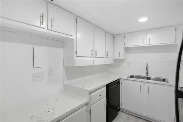 Lauderhill, FL 33319,6101 N Falls Circle Dr #309