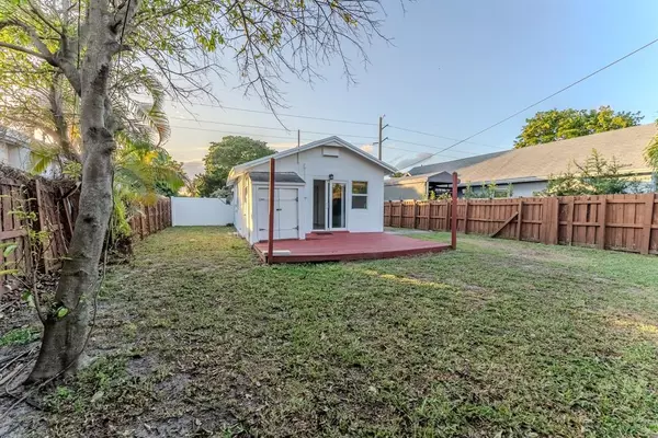 Hollywood, FL 33020,521 S 24th Ave