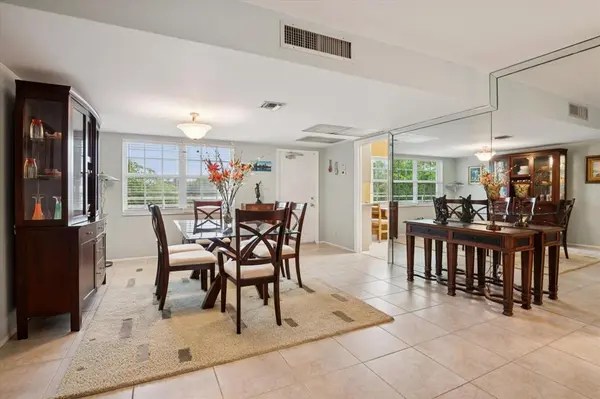 Pompano Beach, FL 33069,3900 Oaks Clubhouse Dr #409