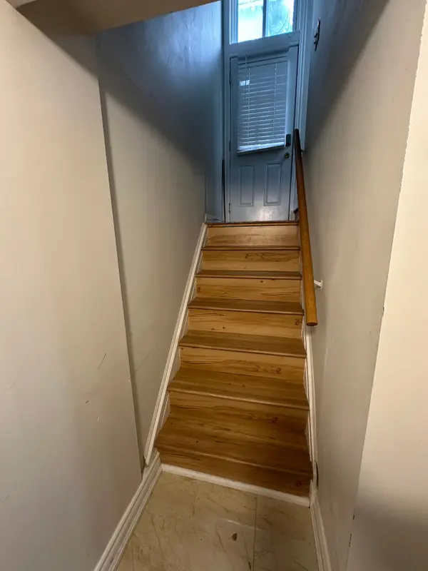 Aurora, ON L4G 1Z5,100 RICHARDSON DR DR